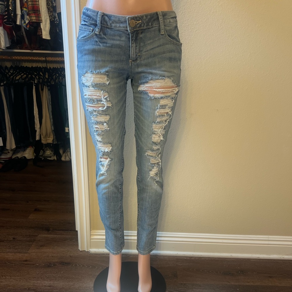 Decree Distressed Light Blue Women's Ripped Skinny Jeans. Size 10.